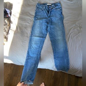 Levi’s 721 high rise skinny jeans size 28
